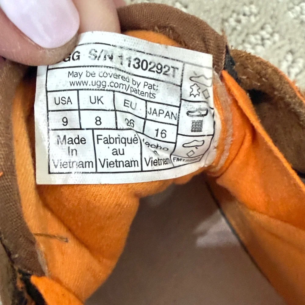 Ugg Kids Rennon ii Brown Suede Velcro Sneakers with Orange Lining